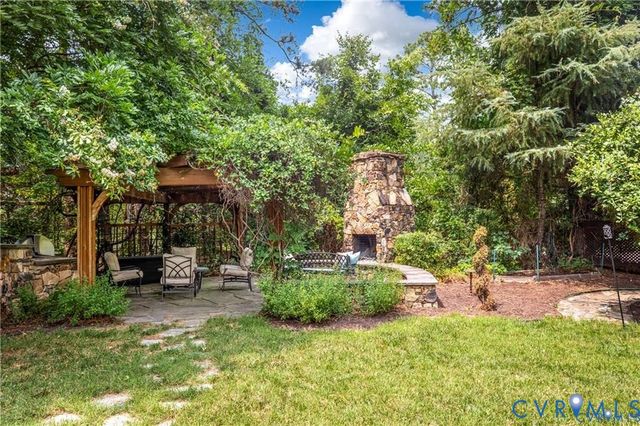 4706 Summer Lake Cir, Moseley, VA 23120