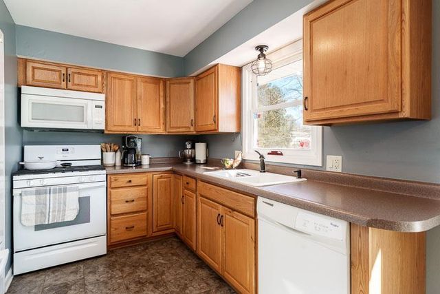 403 Hart Drive, Clinton, WI 53525