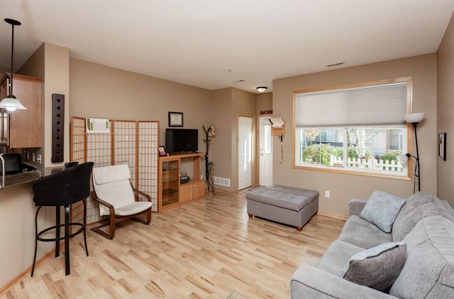 570 Stone Creek Court, West Des Moines, IA 50266