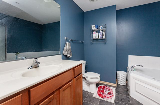 570 Stone Creek Court, West Des Moines, IA 50266