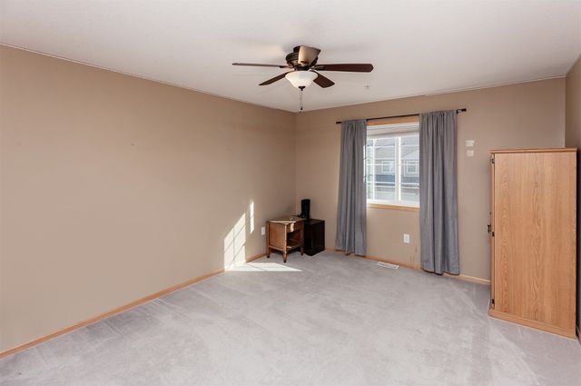 570 Stone Creek Court, West Des Moines, IA 50266