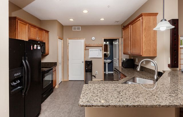 570 Stone Creek Court, West Des Moines, IA 50266