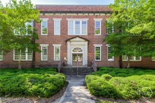 1835 Skidaway Road 204, Savannah, GA 31404