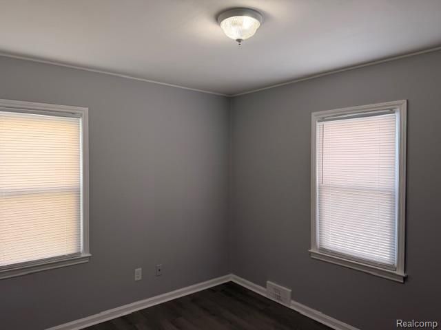 19404 Roscommon Street, Harper Woods, MI 48225