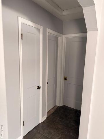 19404 Roscommon Street, Harper Woods, MI 48225