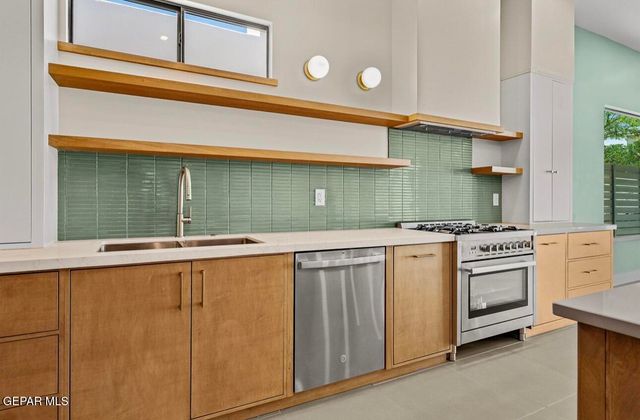 6609 HERMOSO DEL SOL Drive, El Paso, TX 79911