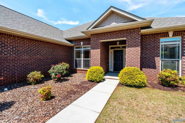 24 Winter King Drive SW, Huntsville, AL 35824