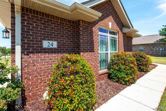24 Winter King Drive SW, Huntsville, AL 35824