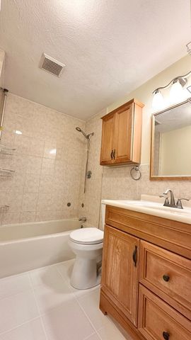 12 Strawberry Bank Rd 11, Nashua, NH 03062