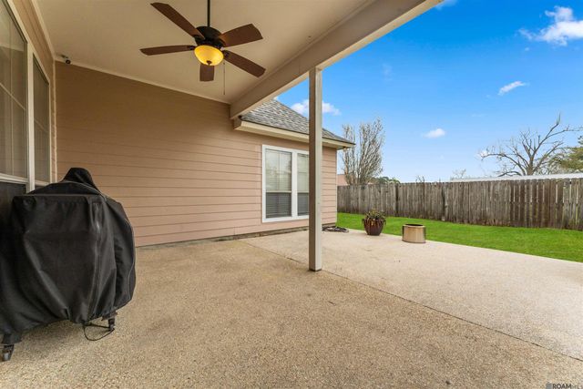 12490 Plantation Creek Dr, Geismar, LA 70734