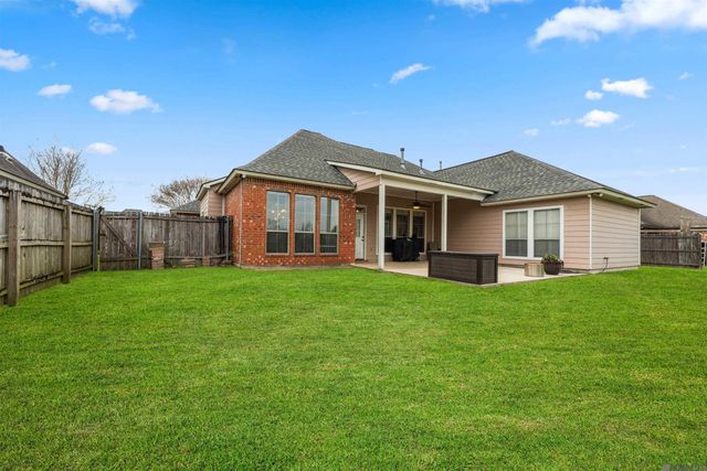 12490 Plantation Creek Dr, Geismar, LA 70734