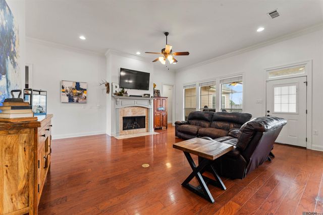 12490 Plantation Creek Dr, Geismar, LA 70734