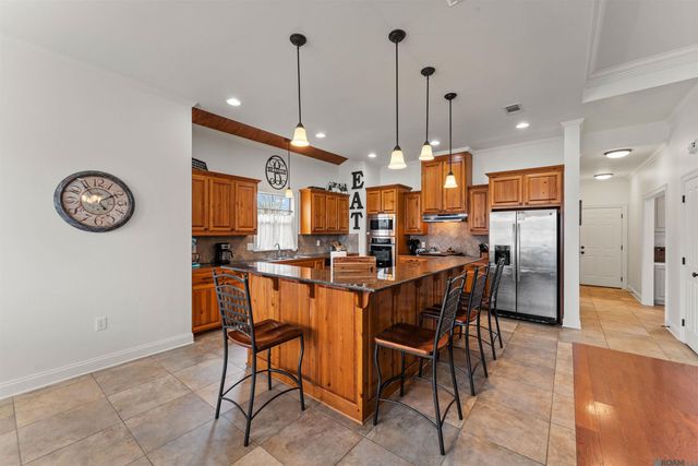 12490 Plantation Creek Dr, Geismar, LA 70734