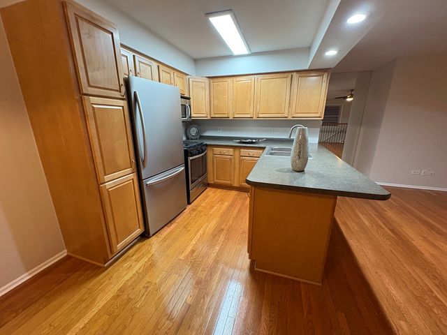 1142 Inverrary Lane D-86, Deerfield, IL 60015