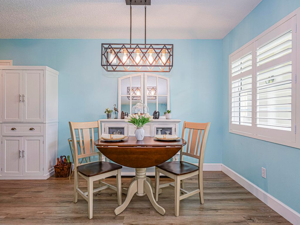 28 Vista Gardens Trail 105, Vero Beach, FL 32962