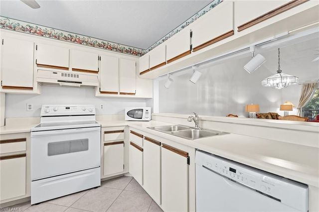 3581 County Barn RD 203, Naples, FL 34112
