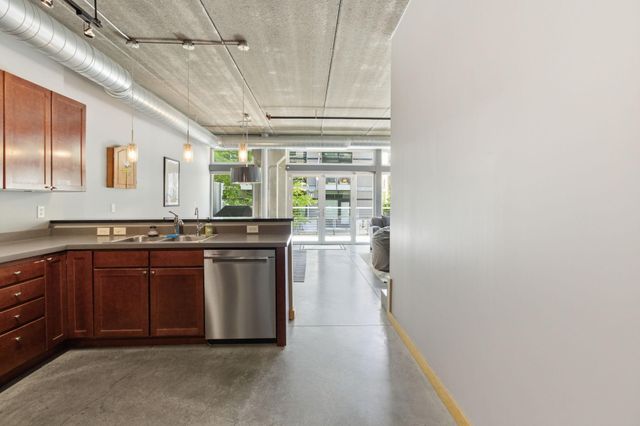 710 N 4th St W114, Minneapolis, MN 55401