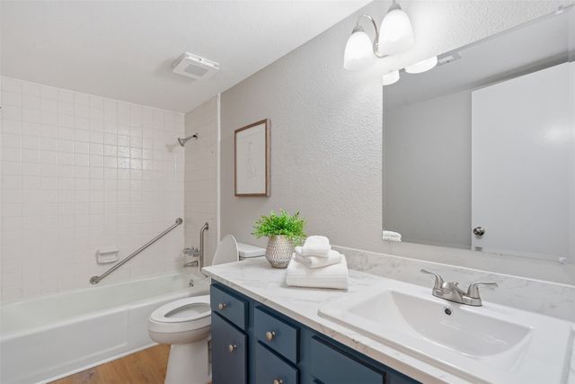 1401 Forest Edge Drive 8, Arlington, TX 76013