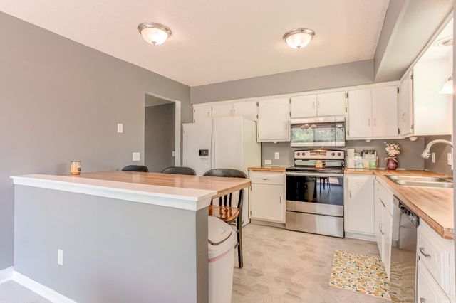 3625 115th Avenue NW, Coon Rapids, MN 55433