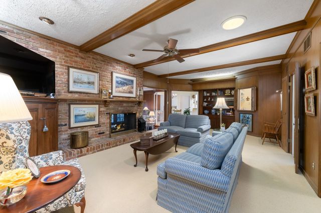 6950 Midcrest Drive, Dallas, TX 75254