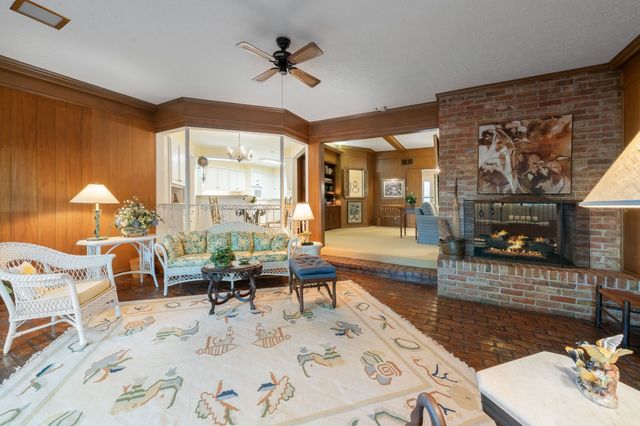 6950 Midcrest Drive, Dallas, TX 75254