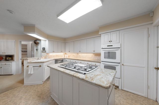 6950 Midcrest Drive, Dallas, TX 75254