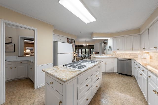 6950 Midcrest Drive, Dallas, TX 75254