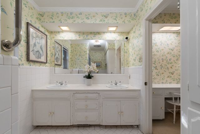 6950 Midcrest Drive, Dallas, TX 75254