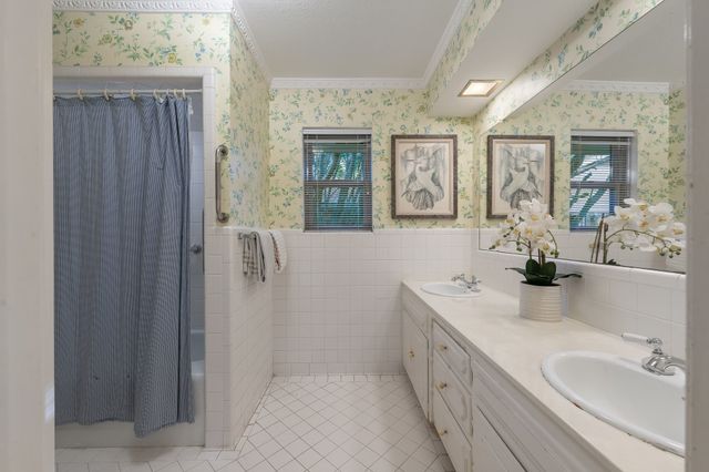 6950 Midcrest Drive, Dallas, TX 75254