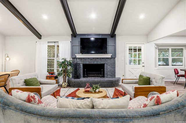 100 Northcrest, Castle Hills, TX 78213