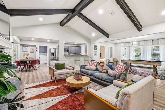 100 Northcrest, Castle Hills, TX 78213