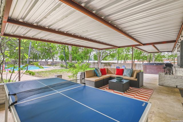 100 Northcrest, Castle Hills, TX 78213