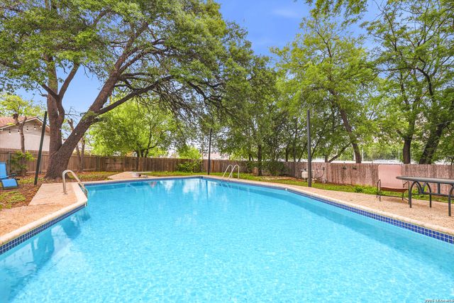 100 Northcrest, Castle Hills, TX 78213