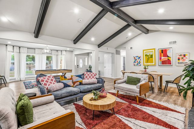 100 Northcrest, Castle Hills, TX 78213