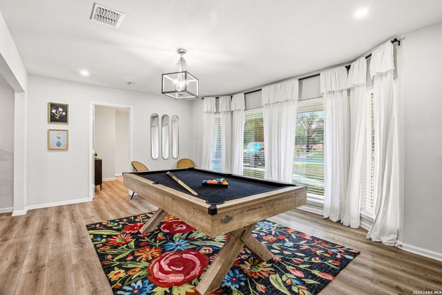 100 Northcrest, Castle Hills, TX 78213