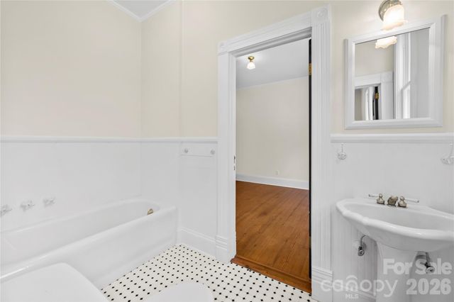 103 Hyde Avenue, Tryon, NC 28782