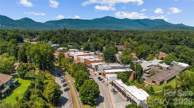 103 Hyde Avenue, Tryon, NC 28782