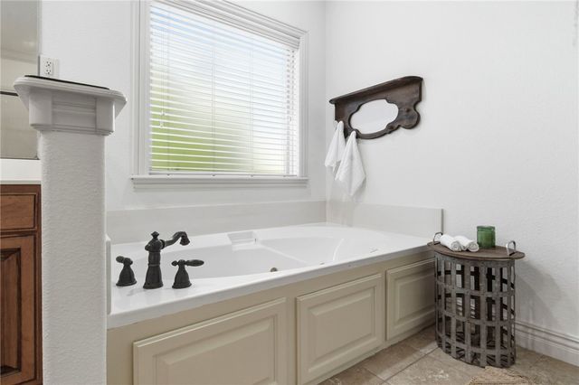 6405 SW Heritage Avenue, Bentonville, AR 72713