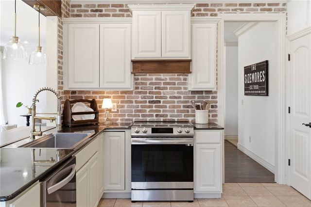 6405 SW Heritage Avenue, Bentonville, AR 72713