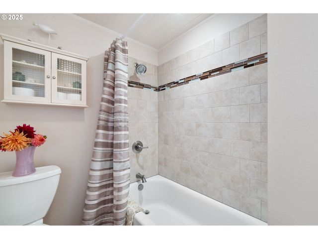 210 CYPRESS Ave, Garibaldi, OR 97118