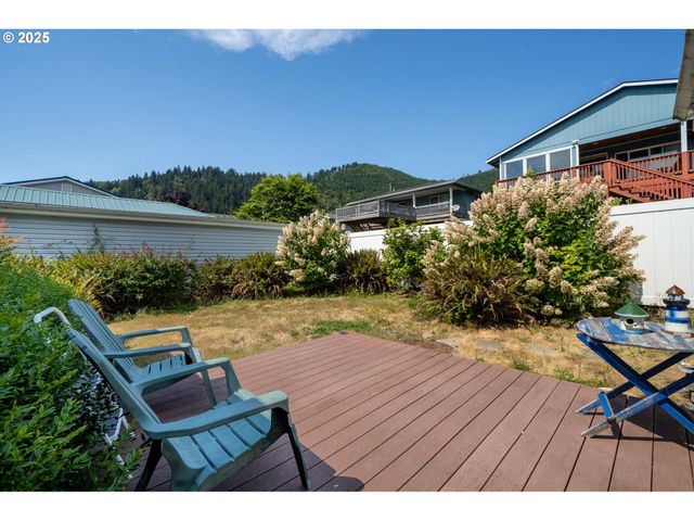 210 CYPRESS Ave, Garibaldi, OR 97118
