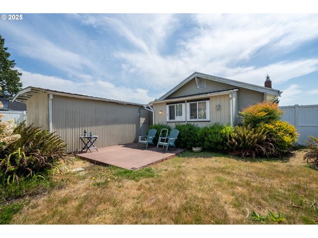 210 CYPRESS Ave, Garibaldi, OR 97118