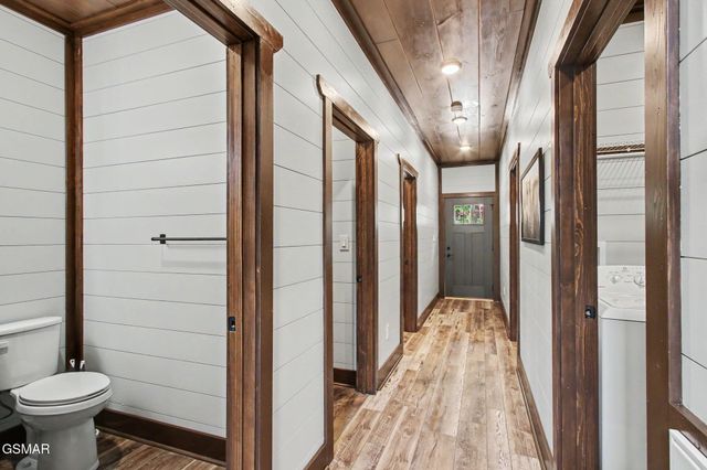 1756 Stinnett Road, Sevierville, TN 37876