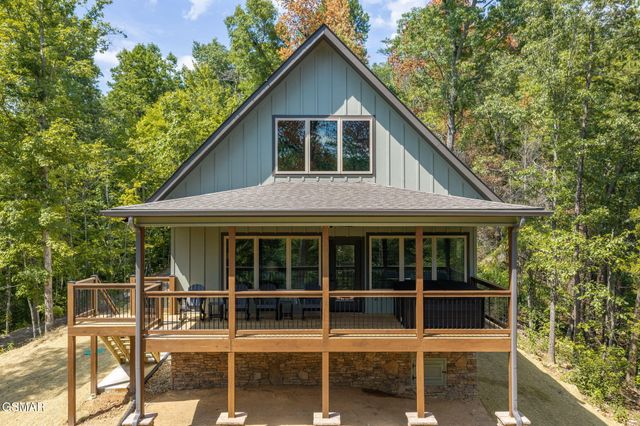 1756 Stinnett Road, Sevierville, TN 37876