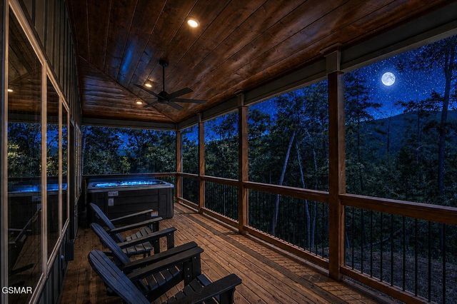 1756 Stinnett Road, Sevierville, TN 37876
