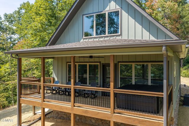 1756 Stinnett Road, Sevierville, TN 37876