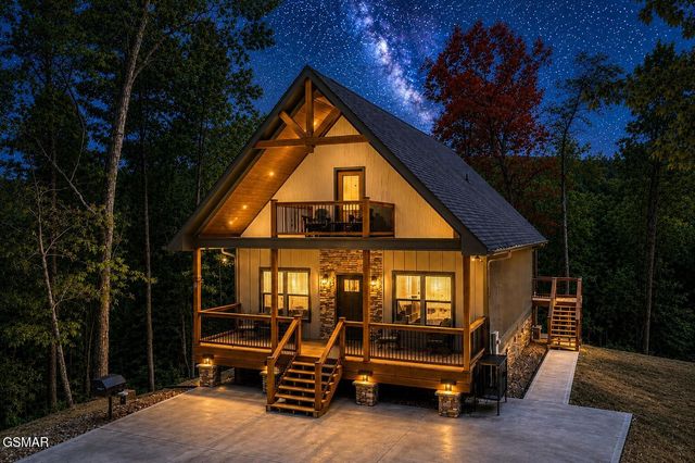 1756 Stinnett Road, Sevierville, TN 37876