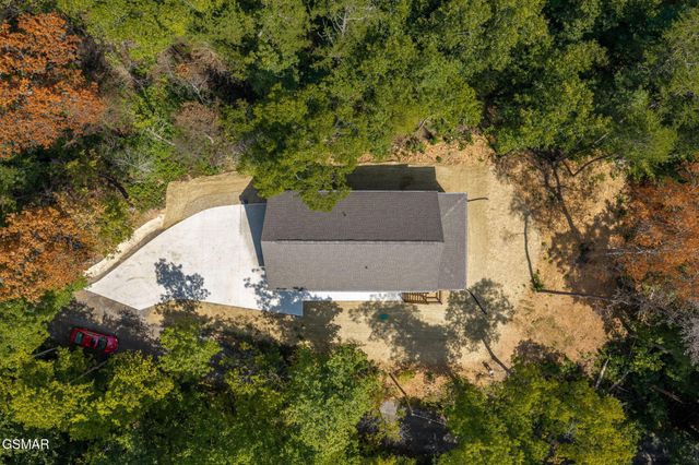 1756 Stinnett Road, Sevierville, TN 37876
