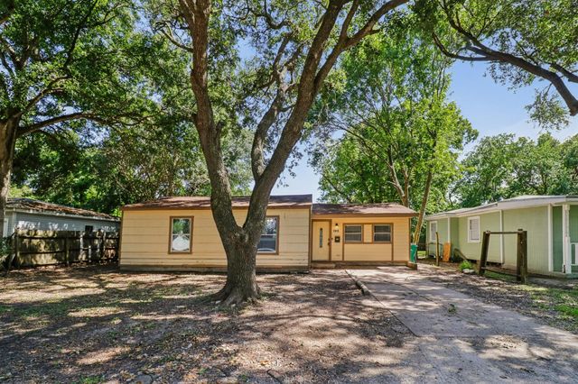 1915 Little Street, La Marque, TX 77568