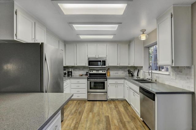 13202 Quaker Hill Cross, Nevada City, CA 95959